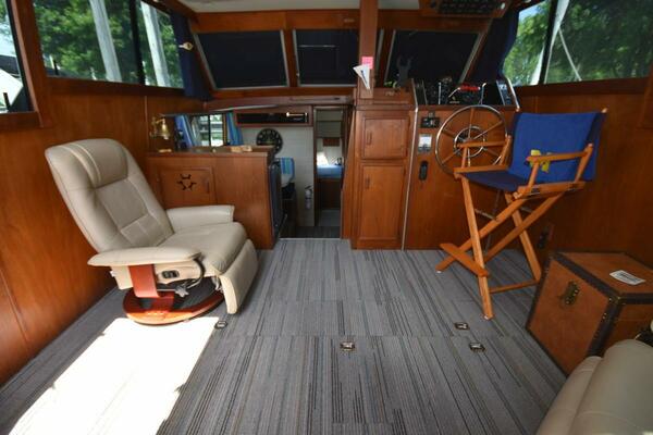 Beckoning 39ft Marinette Yacht For Sale