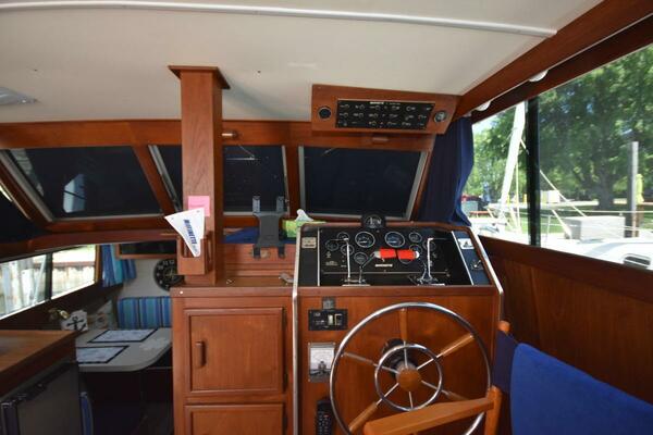 Beckoning 39ft Marinette Yacht For Sale