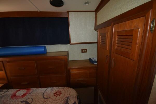 Beckoning 39ft Marinette Yacht For Sale
