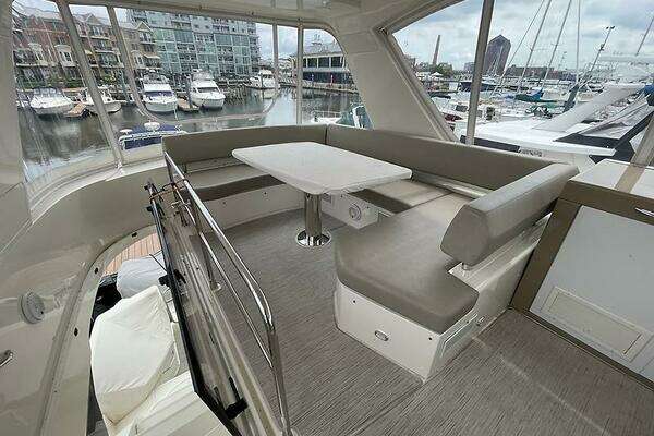 Carver C 52 Yacht For Sale