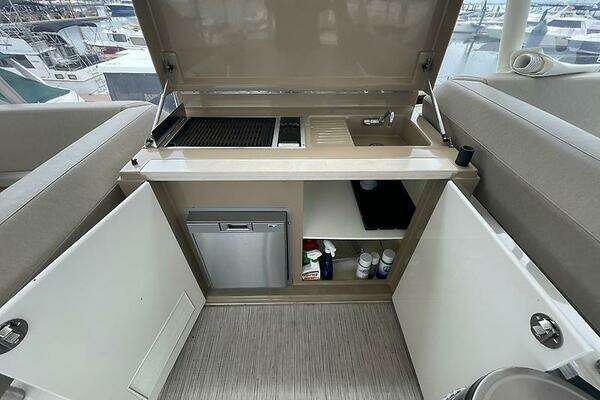 Carver C 52 Yacht For Sale