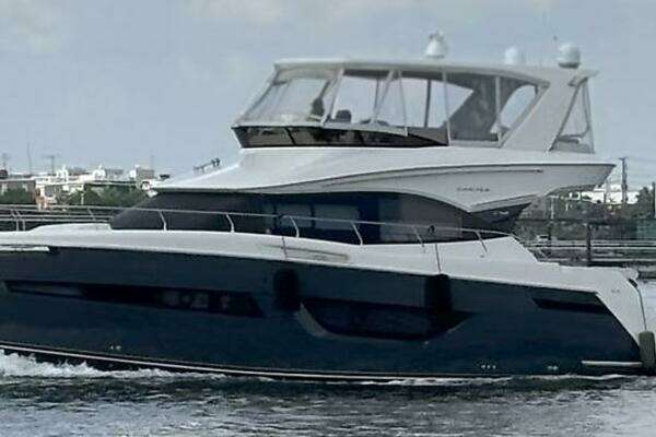 Carver C 52 Yacht For Sale