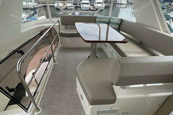 Carver C 52 Yacht For Sale