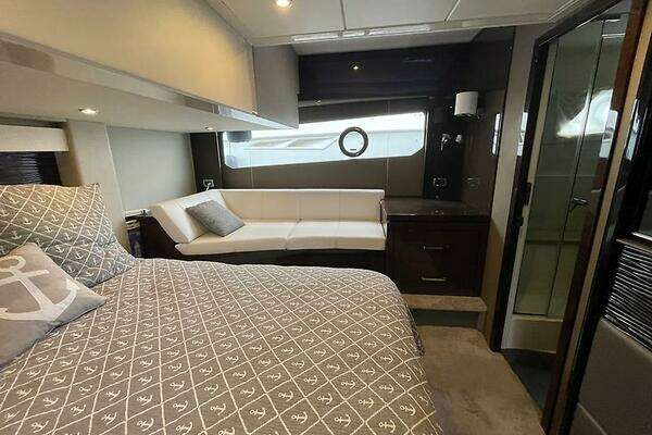Carver C 52 Yacht For Sale