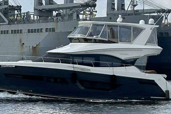 Carver C 52 Yacht For Sale