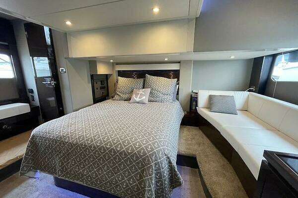 Carver C 52 Yacht For Sale