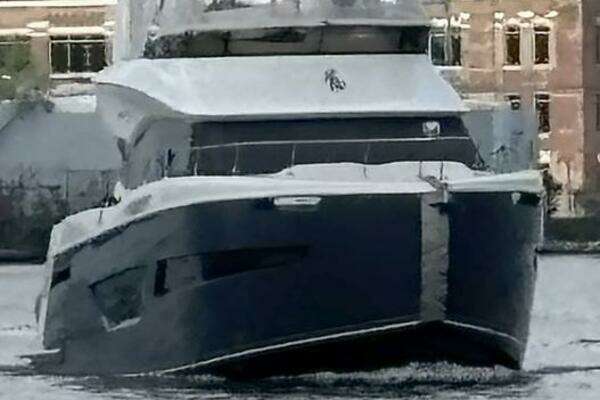 Carver C 52 Yacht For Sale