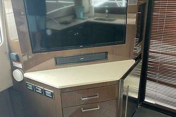 Carver C 52 Yacht For Sale