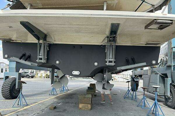 Carver C 52 Yacht For Sale