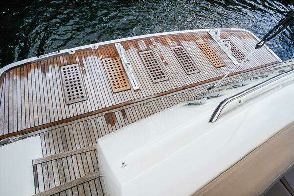 Prestige 550 Flybridge Yacht For Sale