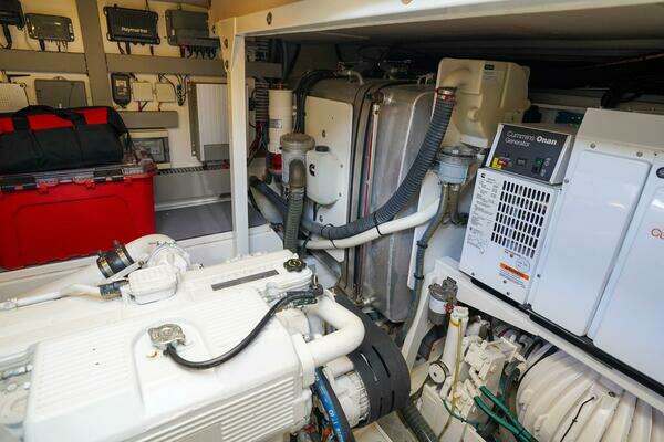 Prestige 550 Flybridge Yacht For Sale