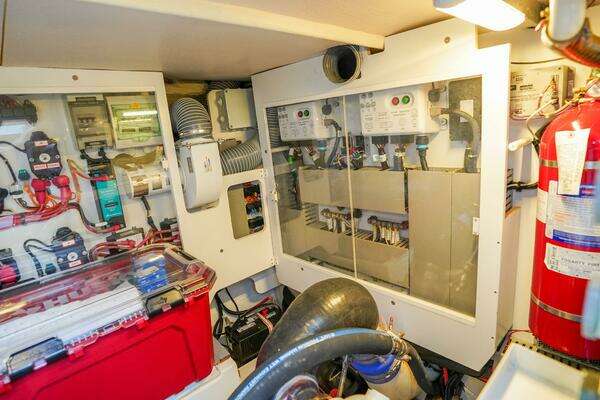 Prestige 550 Flybridge Yacht For Sale