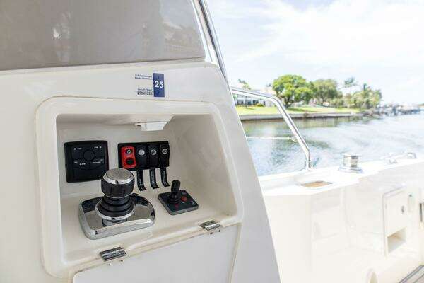 Prestige 550 Flybridge Yacht For Sale