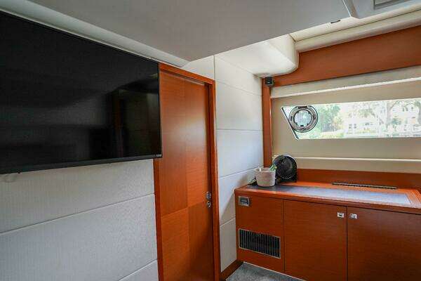 Prestige 550 Flybridge Yacht For Sale