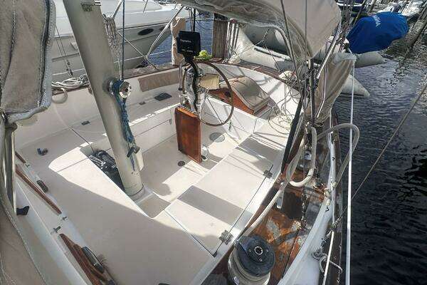 Photo of the 1977 Pearson 365 Ketch "Lua"