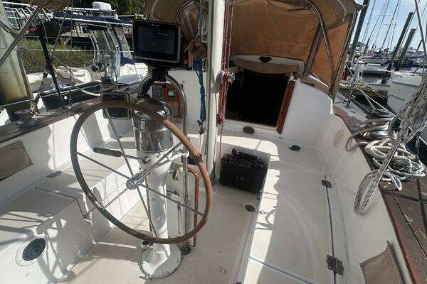 Photo of the 1977 Pearson 365 Ketch "Lua"