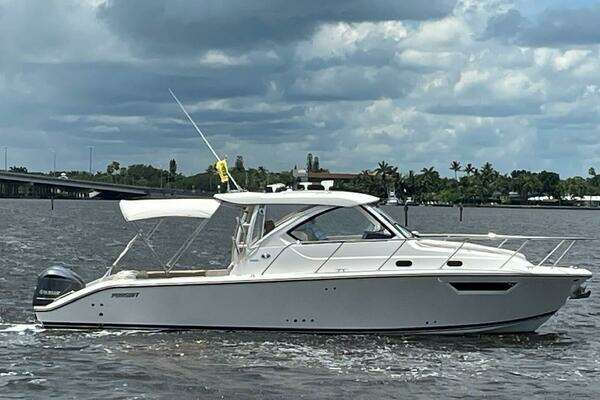 32-ft-Pursuit-2017-325 OS-False Echoes-Stuart  Florida United States yacht for sale
