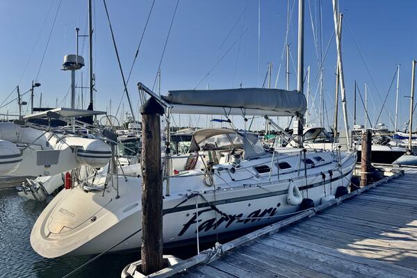 45ft Beneteau Yacht For Sale