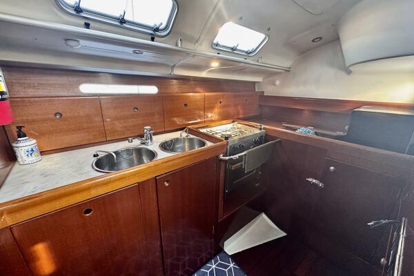 45ft Beneteau Yacht For Sale
