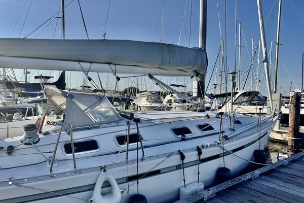 45ft Beneteau Yacht For Sale
