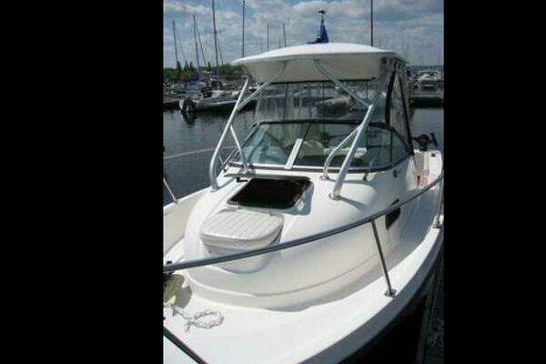 Photo of the 2004 Bayliner 