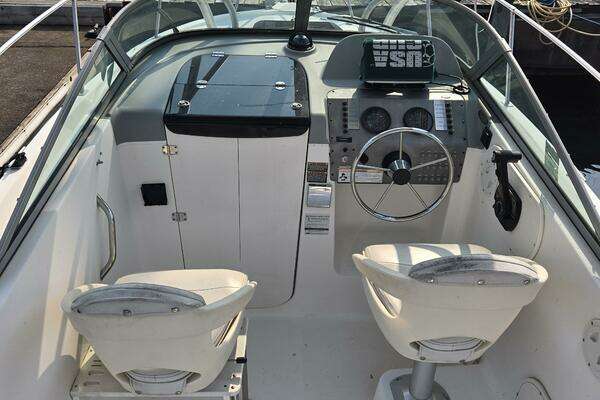 Photo of the 2004 Bayliner 