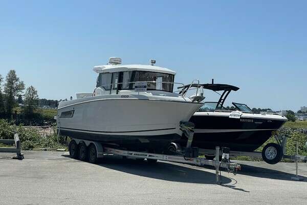 28-ft-Jeanneau-2016-- Richmond  Canada  yacht for sale