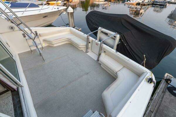 Sea Ray 550 Sedan Bridge Yacht For Sale
