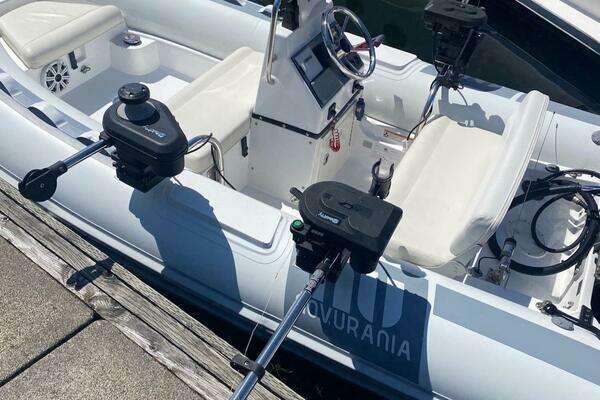 Sea Ray 550 Sedan Bridge Yacht For Sale