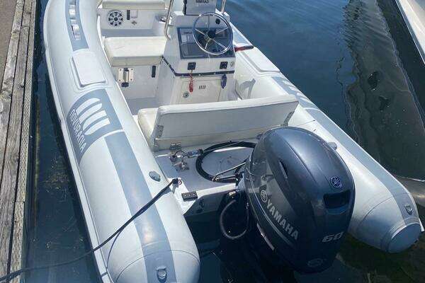 Sea Ray 550 Sedan Bridge Yacht For Sale