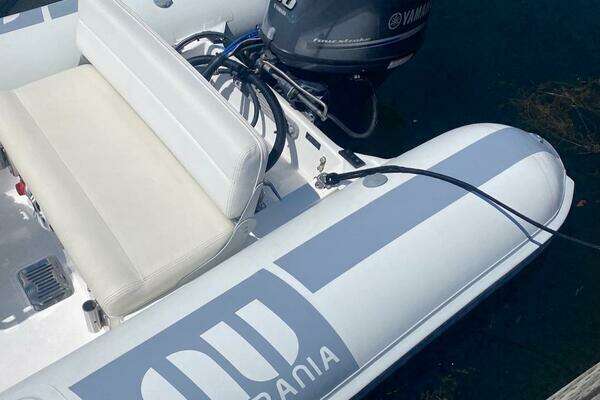 Sea Ray 550 Sedan Bridge Yacht For Sale