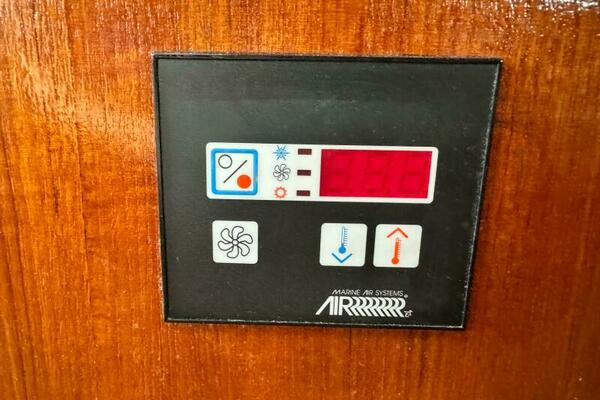 AVANTI 43ft Hunter Yacht For Sale