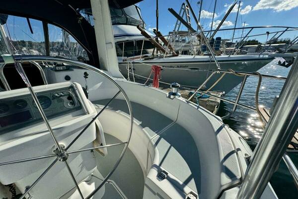 AVANTI 43ft Hunter Yacht For Sale