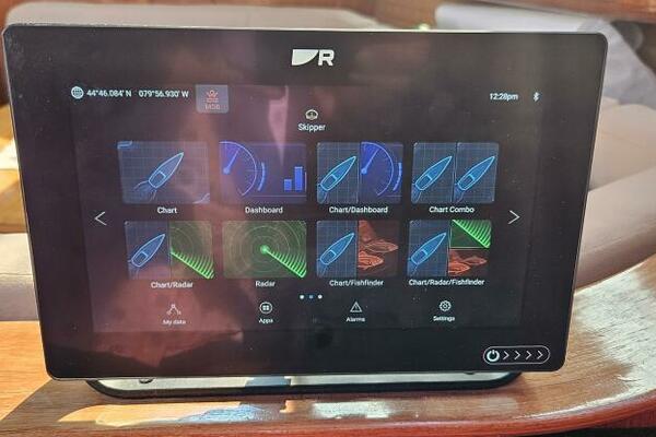 AVANTI 43ft Hunter Yacht For Sale