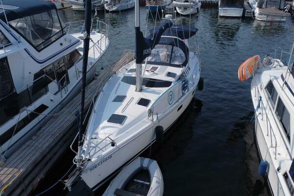AVANTI 43ft Hunter Yacht For Sale