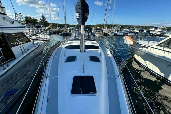 AVANTI 43ft Hunter Yacht For Sale