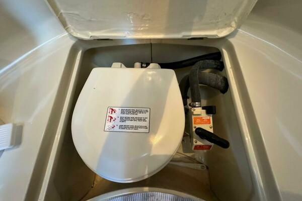 AVANTI 43ft Hunter Yacht For Sale