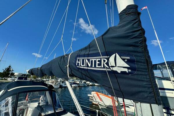 AVANTI 43ft Hunter Yacht For Sale