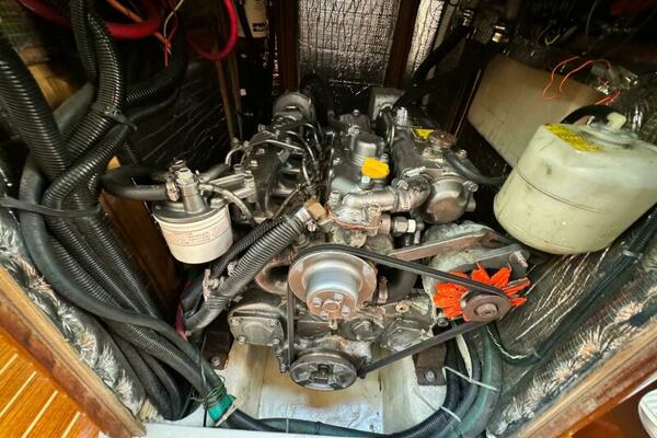 AVANTI 43ft Hunter Yacht For Sale