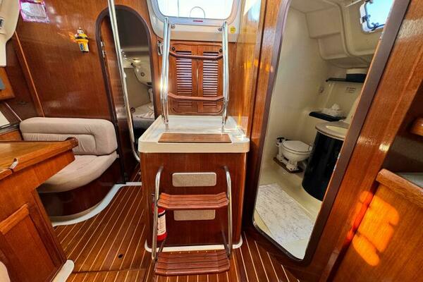 AVANTI 43ft Hunter Yacht For Sale