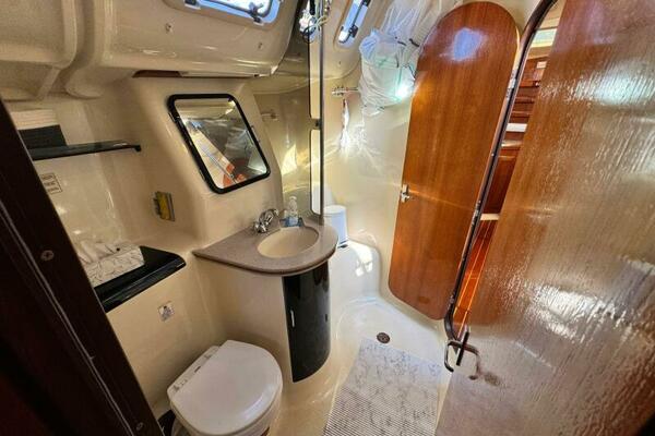 AVANTI 43ft Hunter Yacht For Sale