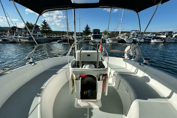 AVANTI 43ft Hunter Yacht For Sale