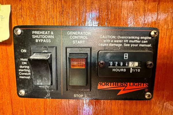 AVANTI 43ft Hunter Yacht For Sale