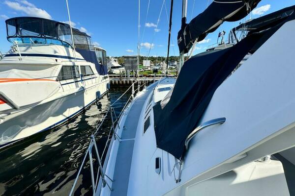 AVANTI 43ft Hunter Yacht For Sale