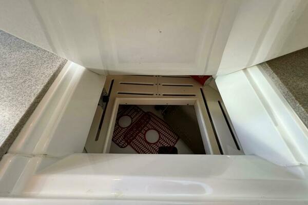 AVANTI 43ft Hunter Yacht For Sale