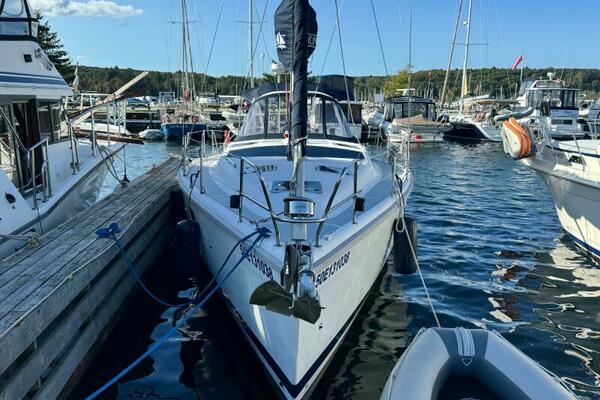 AVANTI 43ft Hunter Yacht For Sale