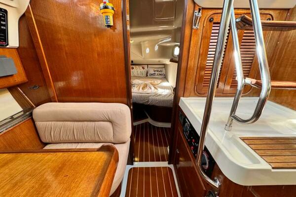 AVANTI 43ft Hunter Yacht For Sale