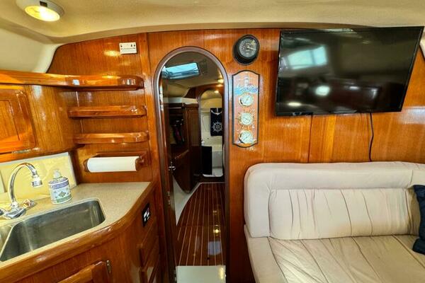 AVANTI 43ft Hunter Yacht For Sale