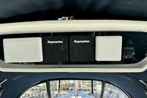 AVANTI 43ft Hunter Yacht For Sale