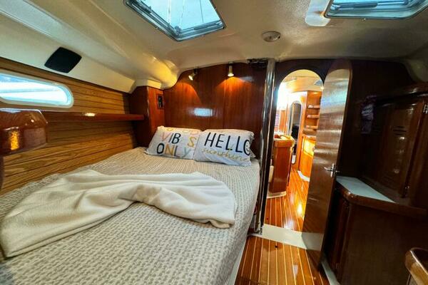 AVANTI 43ft Hunter Yacht For Sale